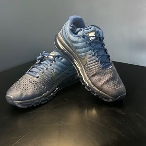Men’s 10.5 Nike Air Max 2017- Navy/Black NEW